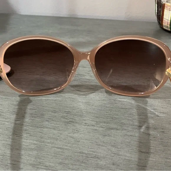 Salvator Ferragamo Elegant Brown Sunglasses - Picture 4 of 11